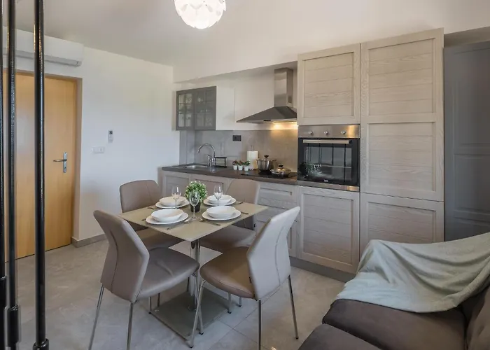 Cozy In With Kitchen * Vrsar