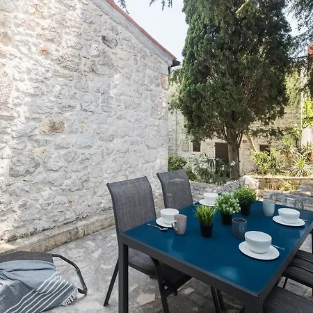 Casa de Férias Cozy In With Kitchen Vrsar