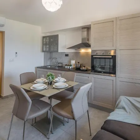 Cozy In With Kitchen * Vrsar